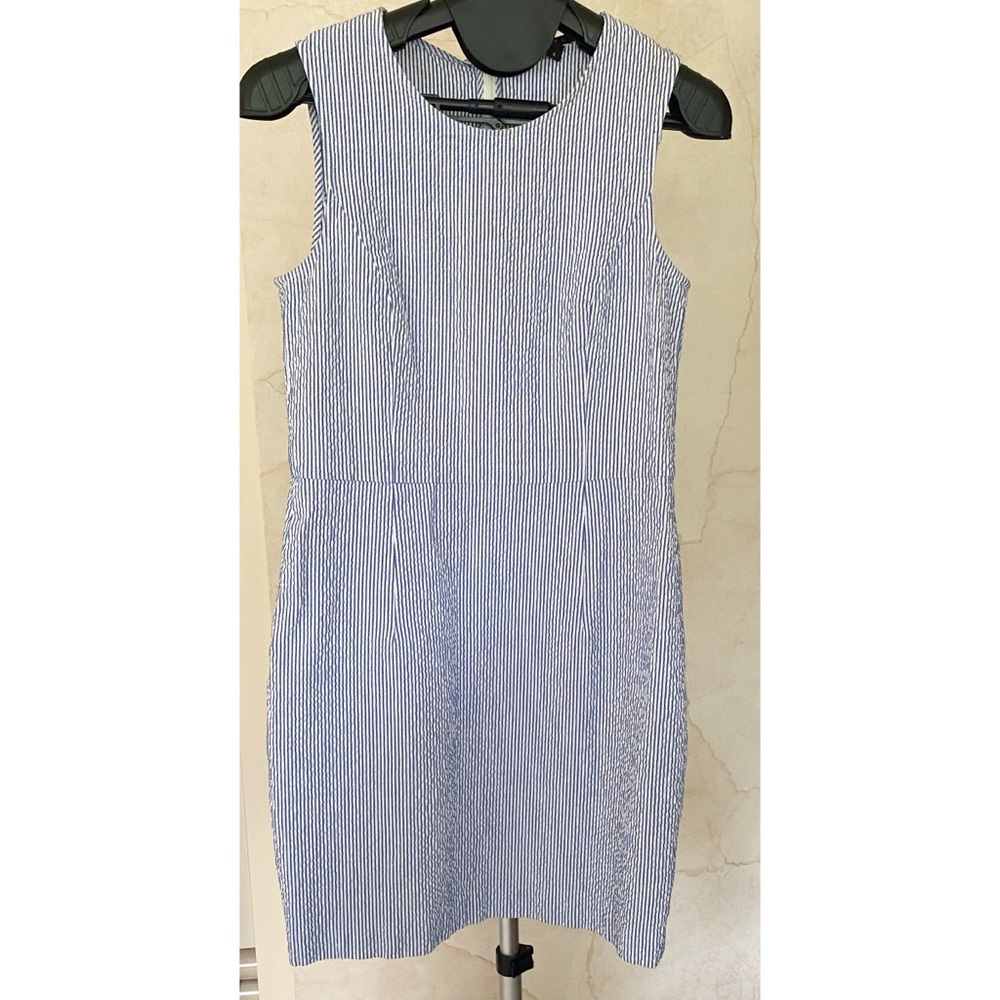 Theory BLUE ‘Dimesia Chipper’ Seersucker Dress - size 4 - Picture 3 of 11